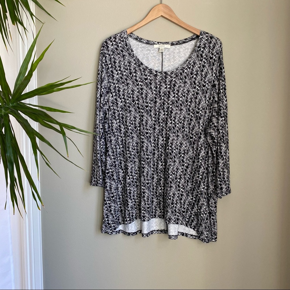 Sejour Black & White Patterned Top
